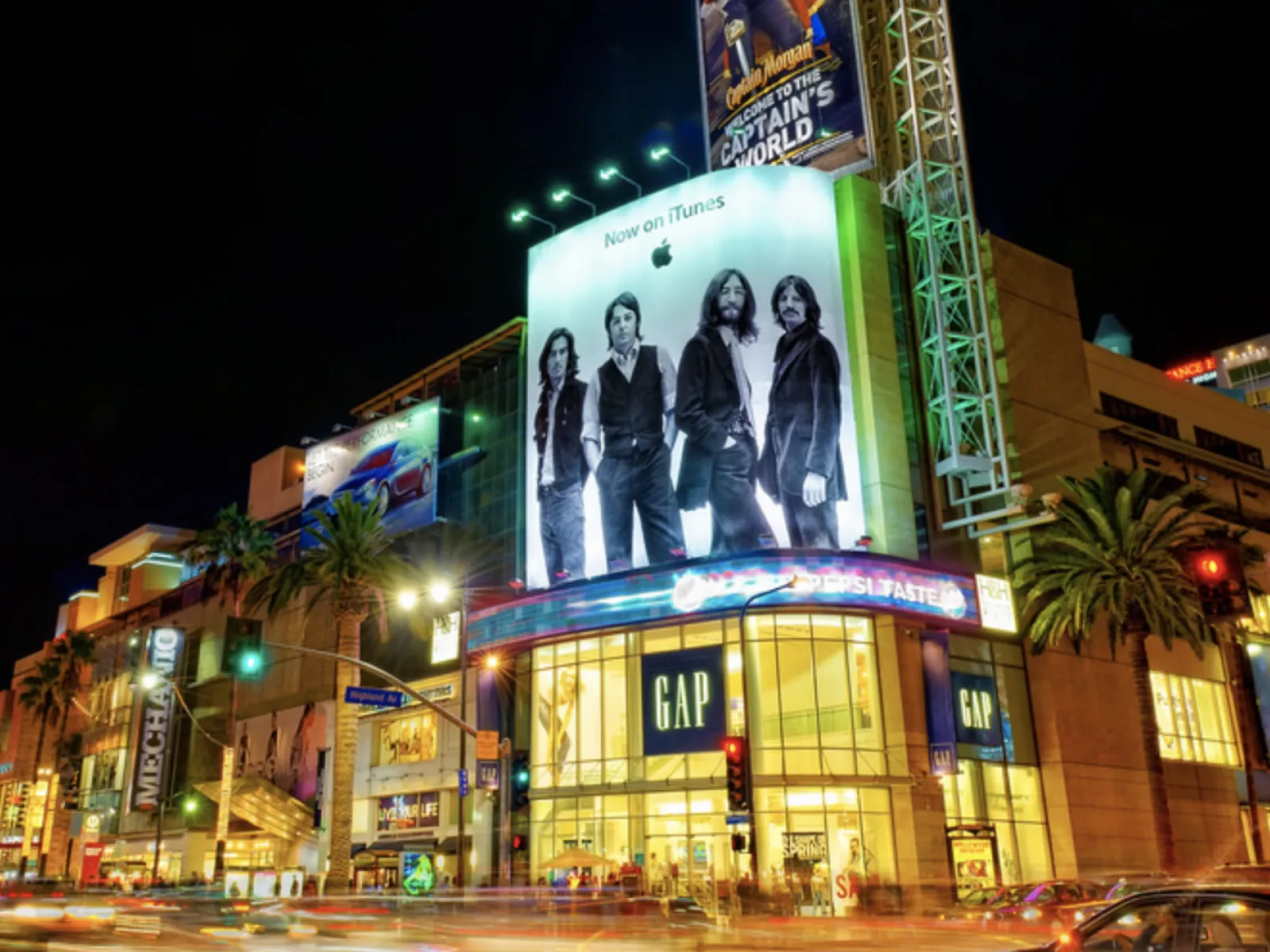 Famous Attractions: Things to Do on Hollywood Boulevard | Discover Los